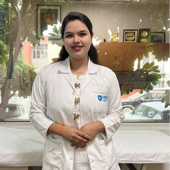 dr aayushi